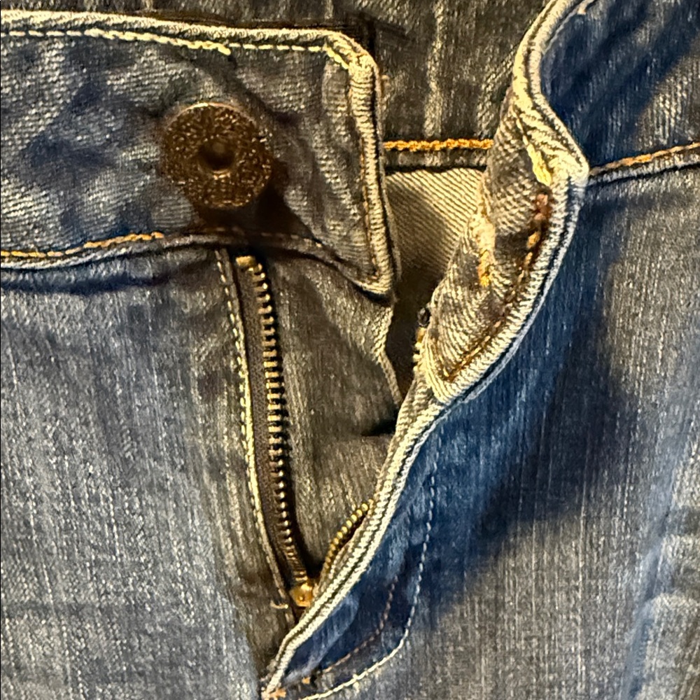 Casual Distressed Boyfriend Jeans in Blue - Picture 3 of 6